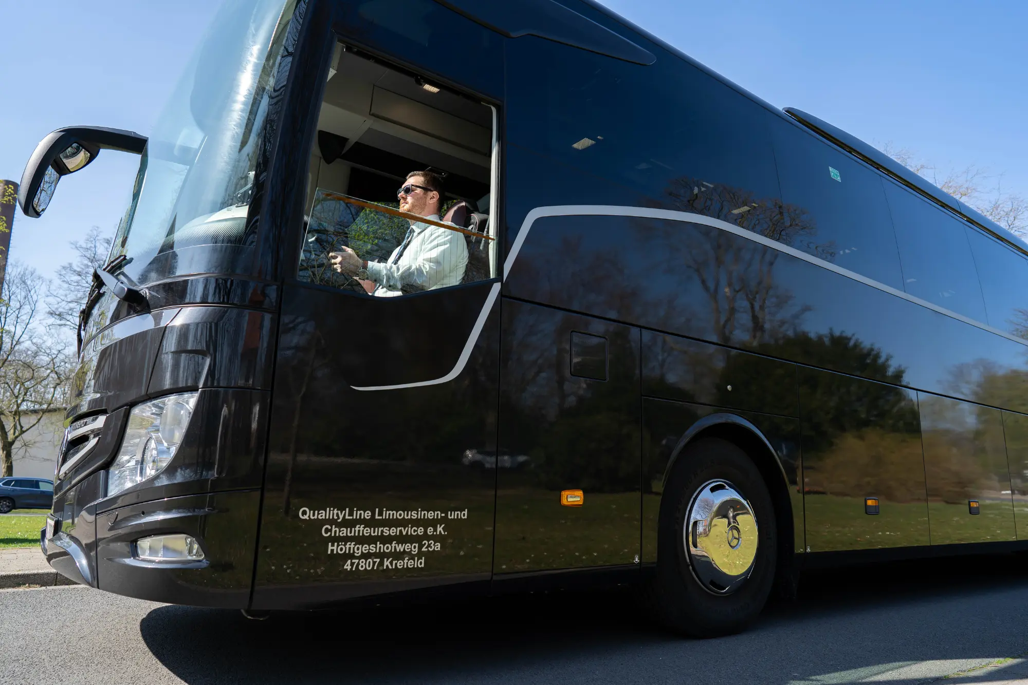 Reisebus von QualityLine – komfortabler Fahrservice für Gruppenreisen, Events und Langstreckenfahrten