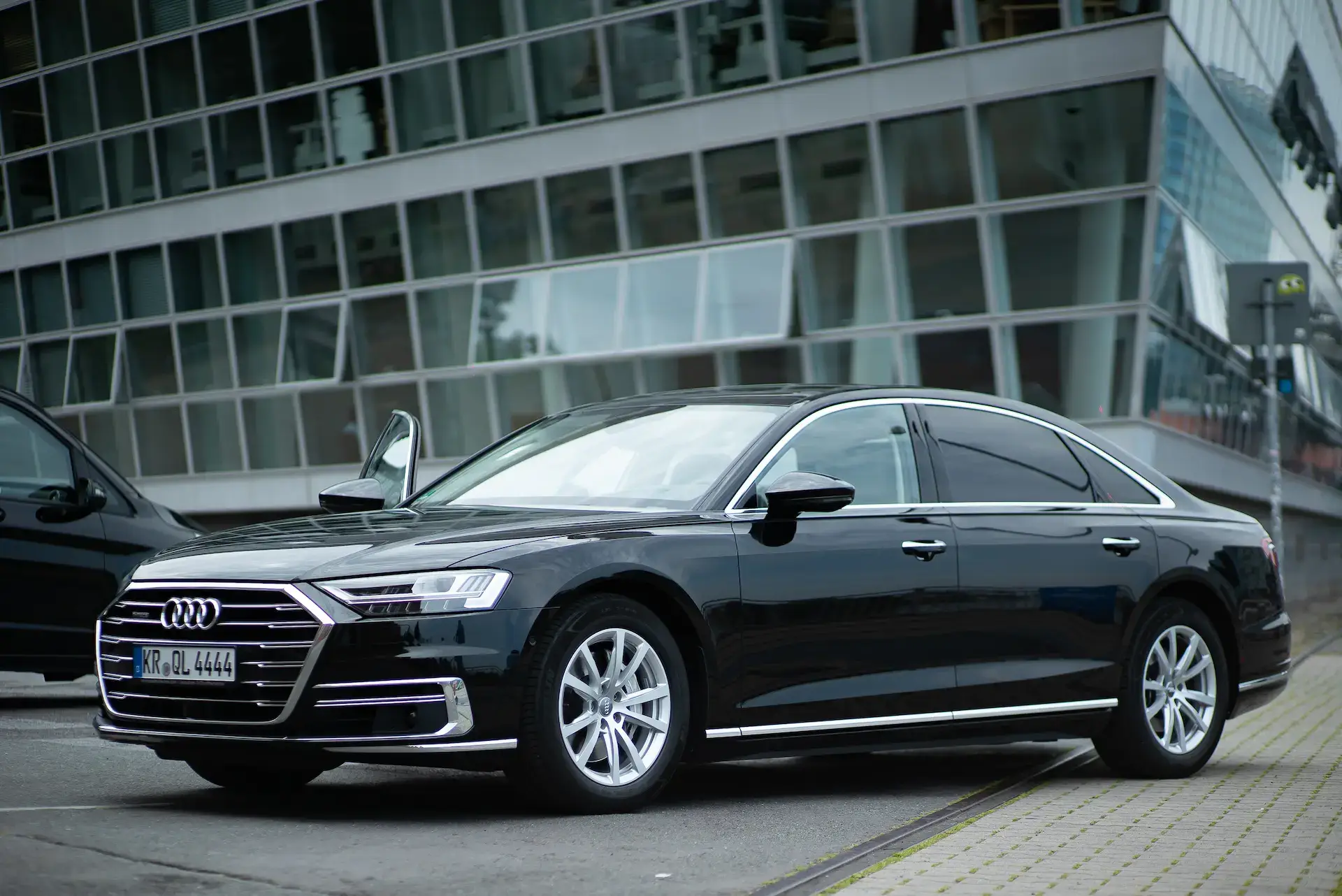 Audi A8 vonQualityLine während Limousinenservice Fahrt